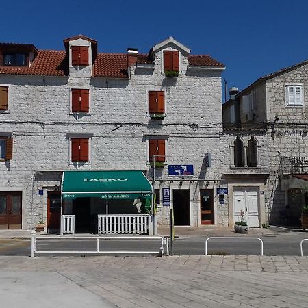 Apartments Riva Trogir Eksteriør billede