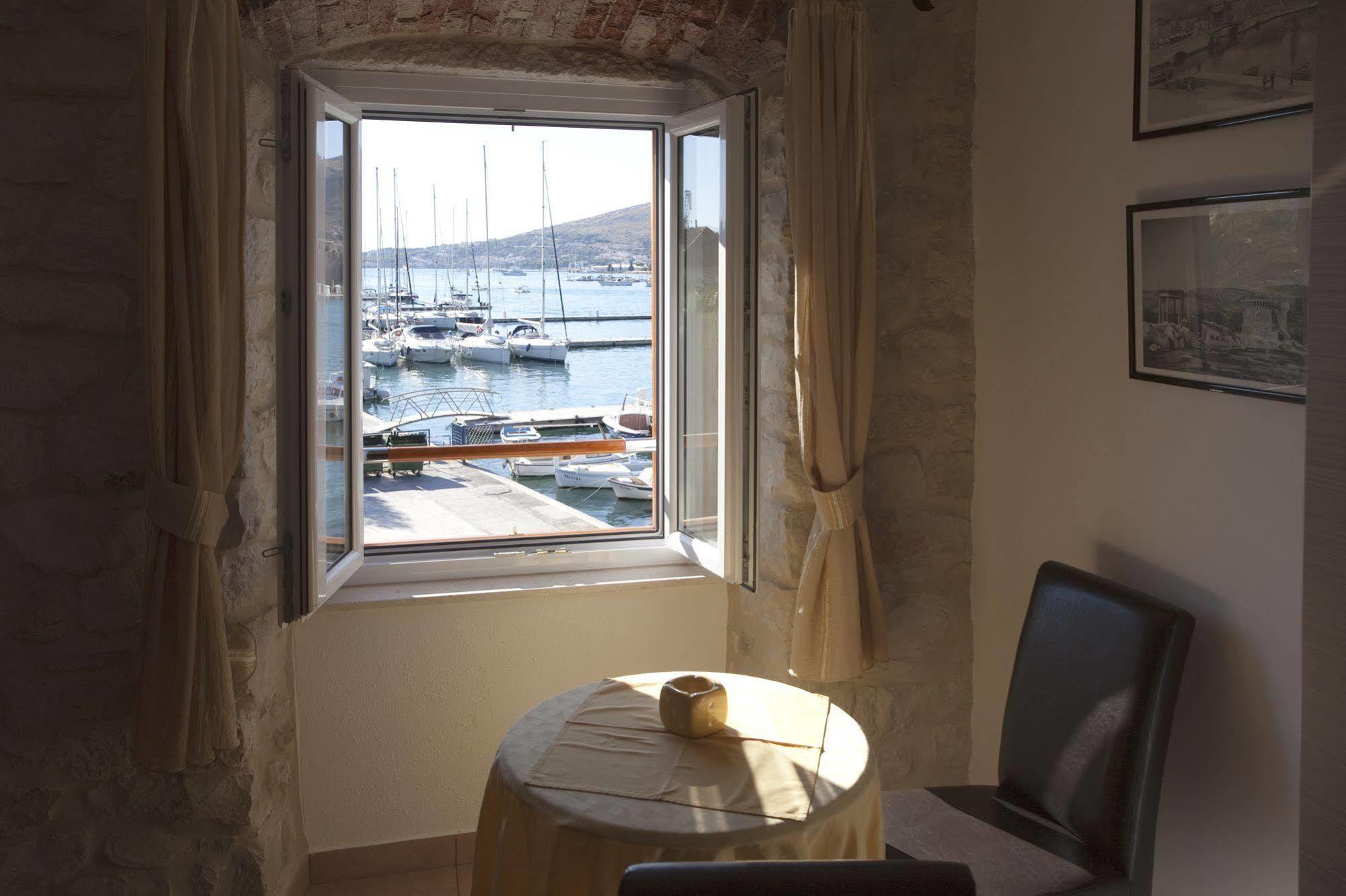 Apartments Riva Trogir Eksteriør billede