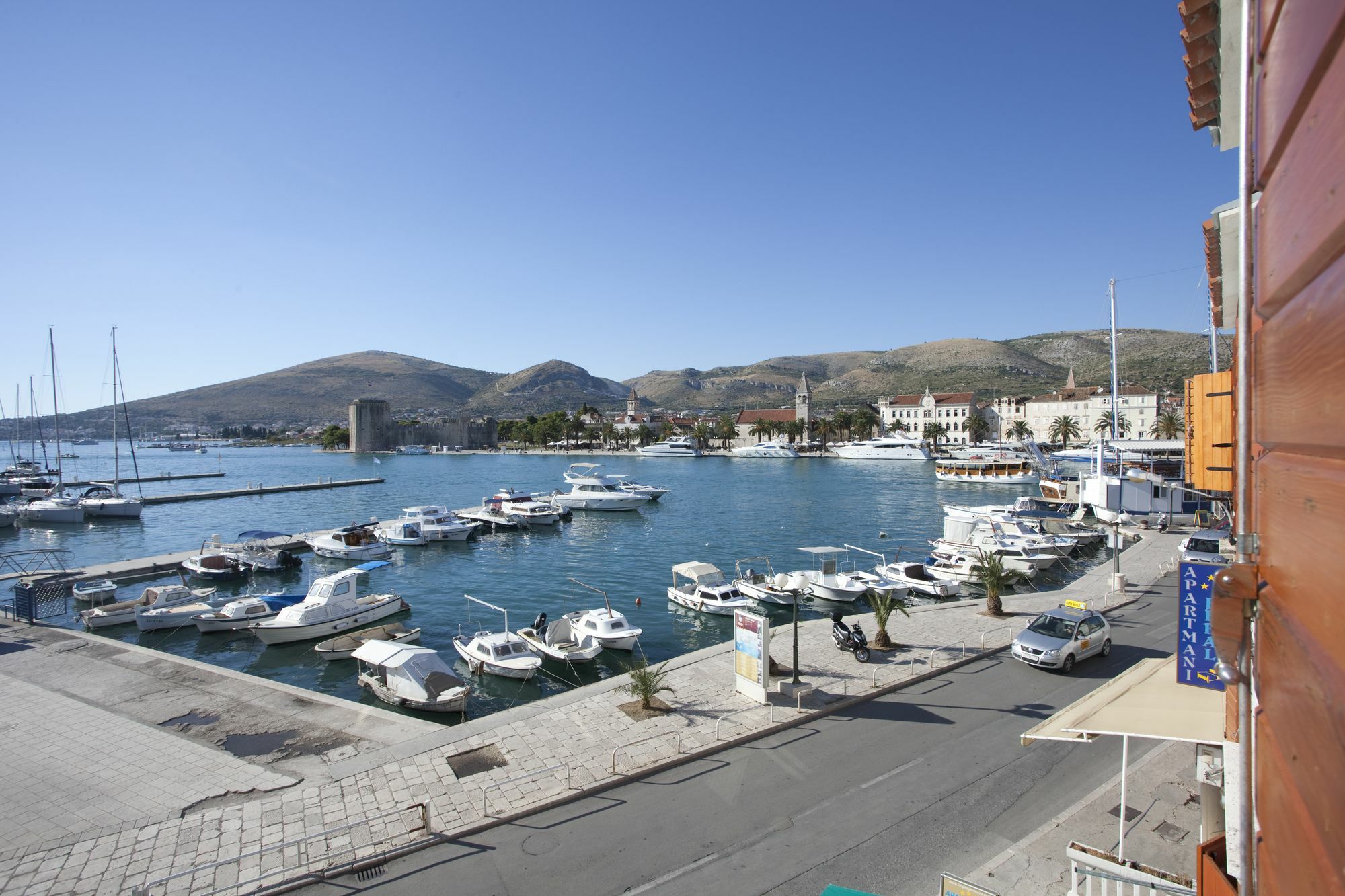 Apartments Riva Trogir Eksteriør billede